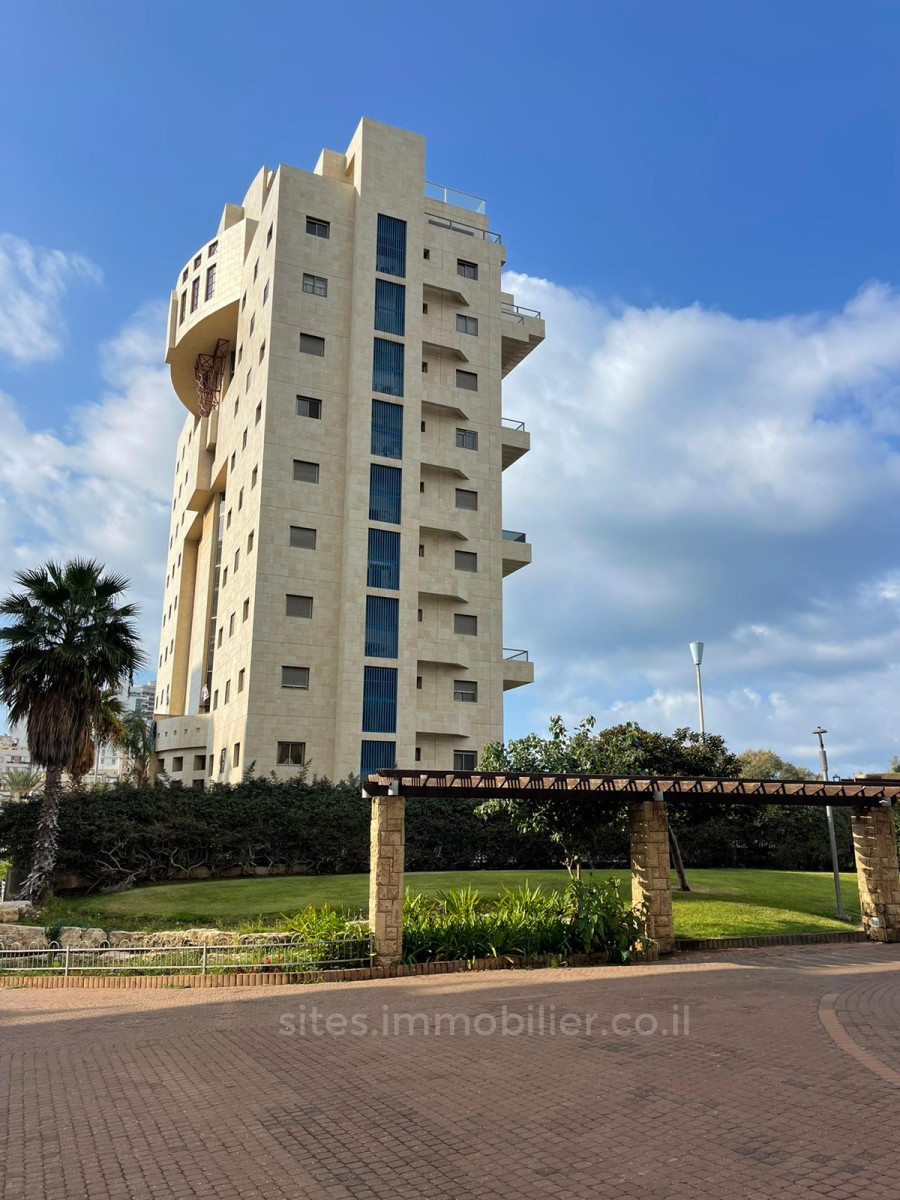 Apartamento 4 cômodos Netanya Kikar 457-IBL-1300