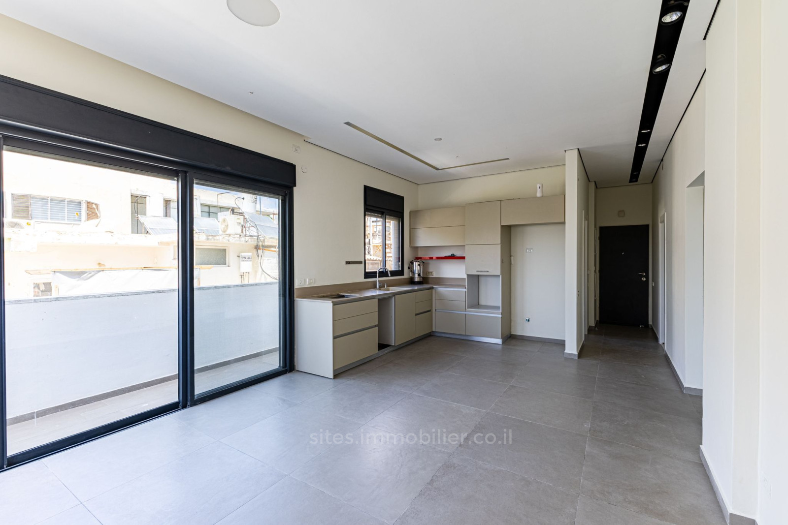 Apartamento 4 cômodos Tel Aviv Lev Tel-Aviv 457-IBL-1306
