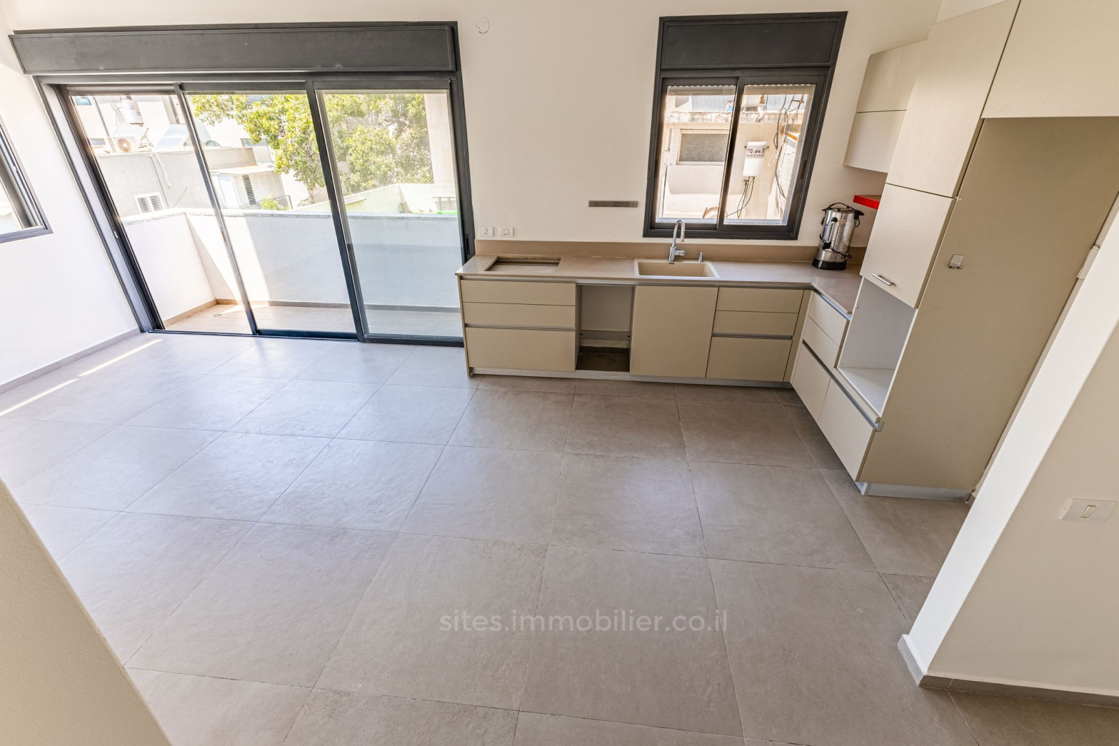 Apartamento 4 cômodos Tel Aviv Lev Tel-Aviv 457-IBL-1306
