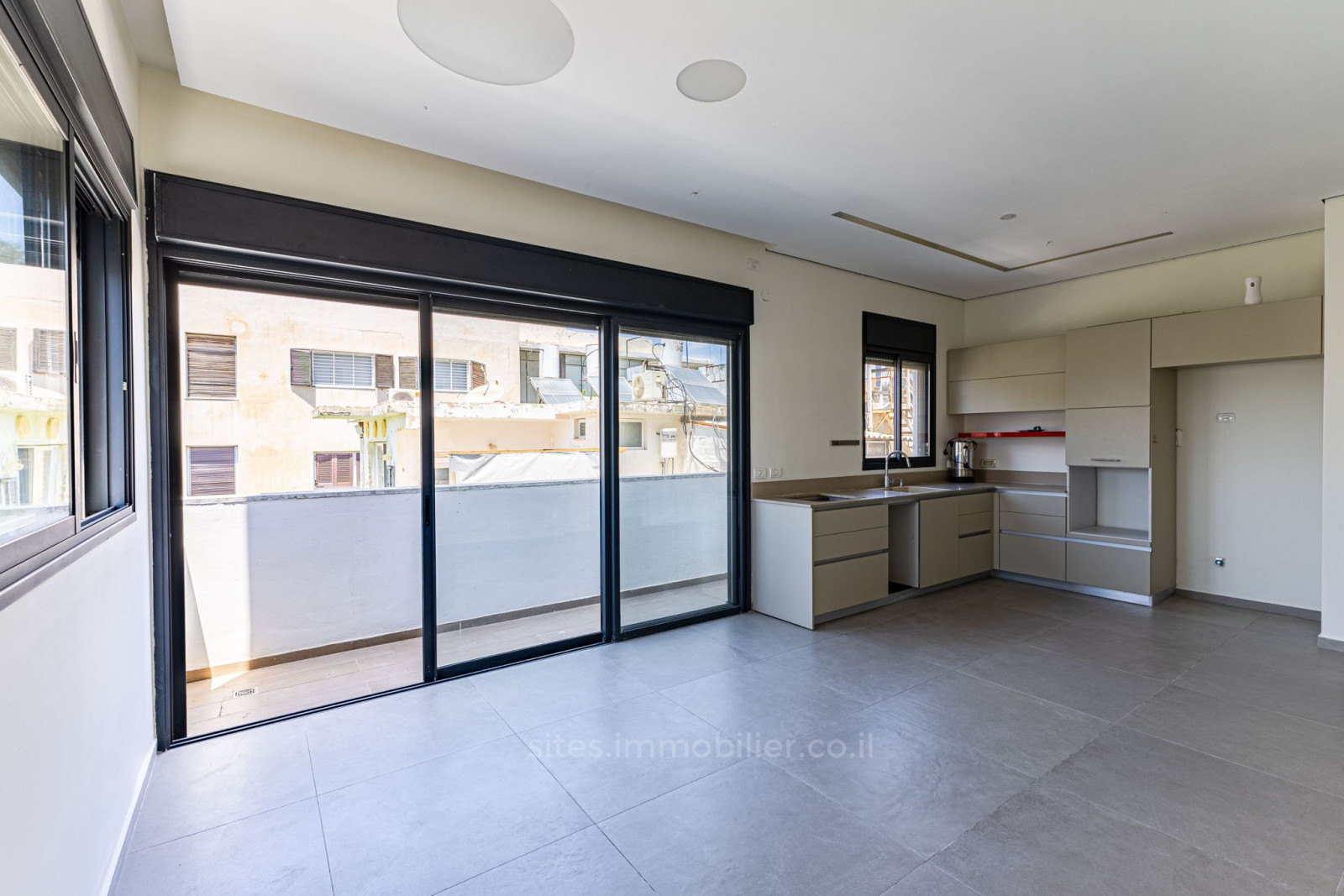 Apartamento 4 cômodos Tel Aviv Lev Tel-Aviv 457-IBL-1306