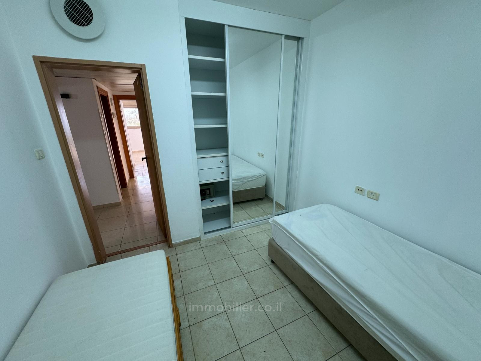 Apartamento 4 cômodos Netanya Kikar 457-IBL-1310
