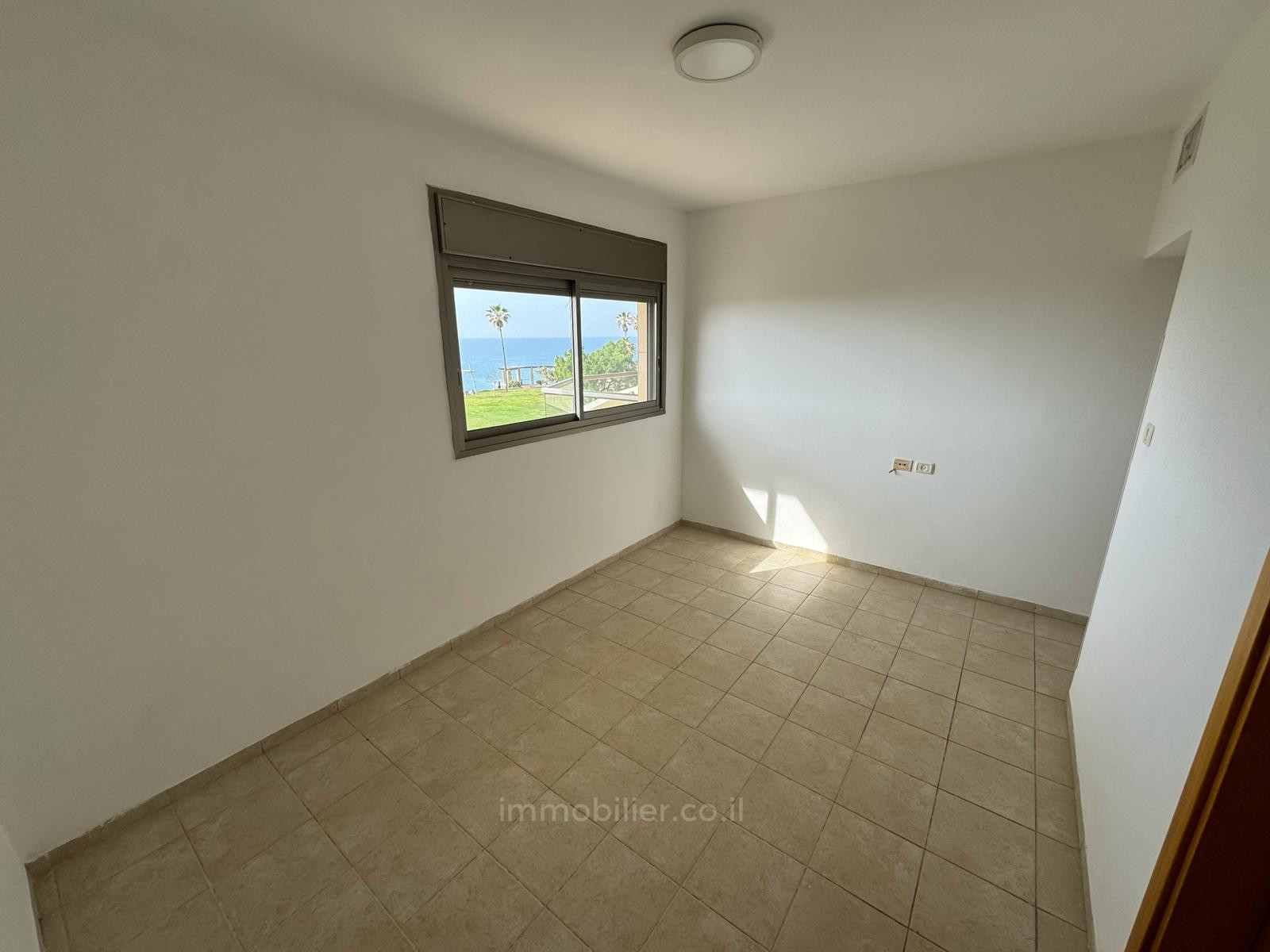 Apartamento 4 cômodos Netanya Kikar 457-IBL-1310