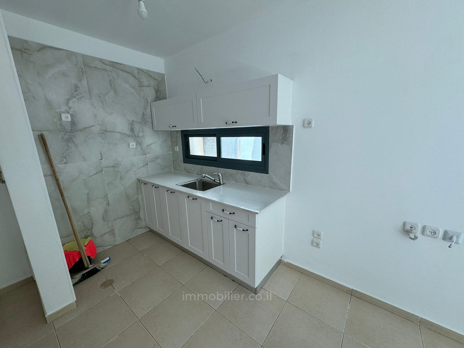 Apartamento 2 cômodos Tel Aviv Montifiory 457-IBL-1312