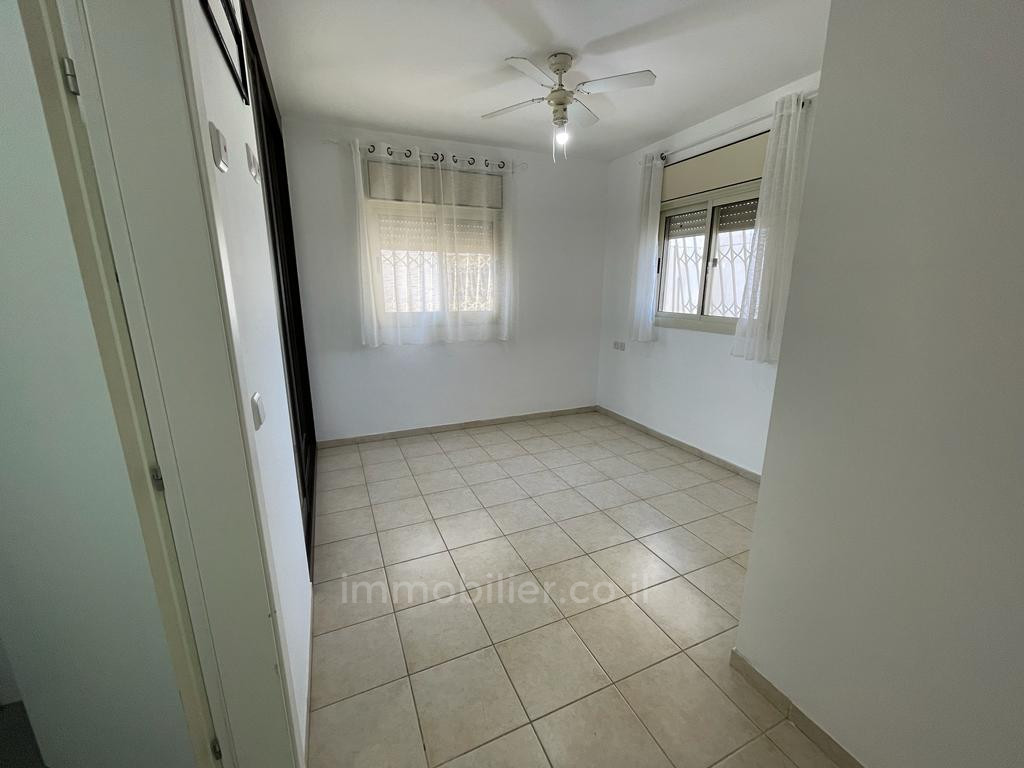 Apartamento 4 cômodos Netanya Kiriat Hasharon 457-IBL-1320