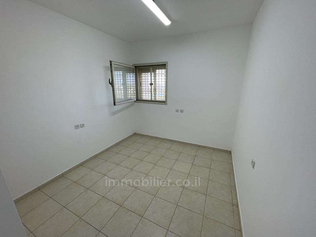 Apartamento 4 cômodos Netanya Kiriat Hasharon 457-IBL-1320