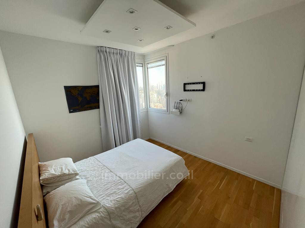 Apartamento 6 cômodos Netanya Kikar 457-IBL-1329