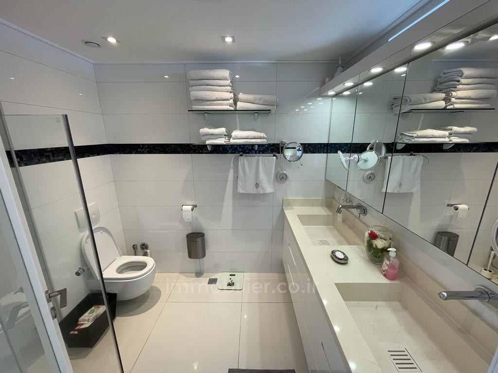 Apartamento 6 cômodos Netanya Kikar 457-IBL-1329