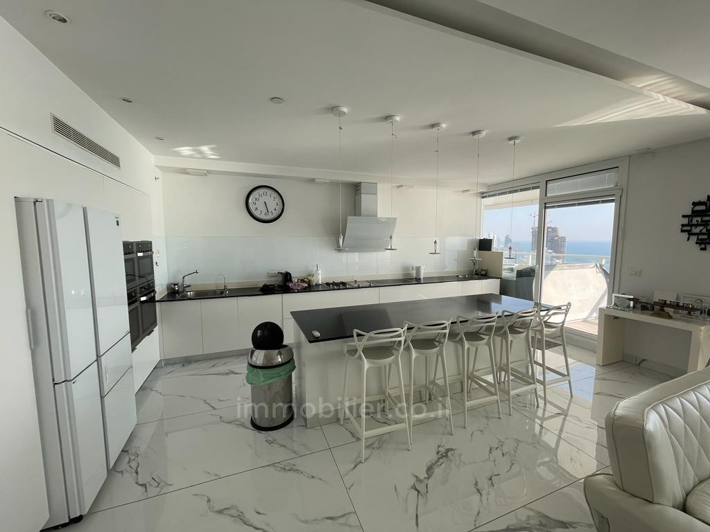 Apartamento 6 cômodos Netanya Kikar 457-IBL-1332