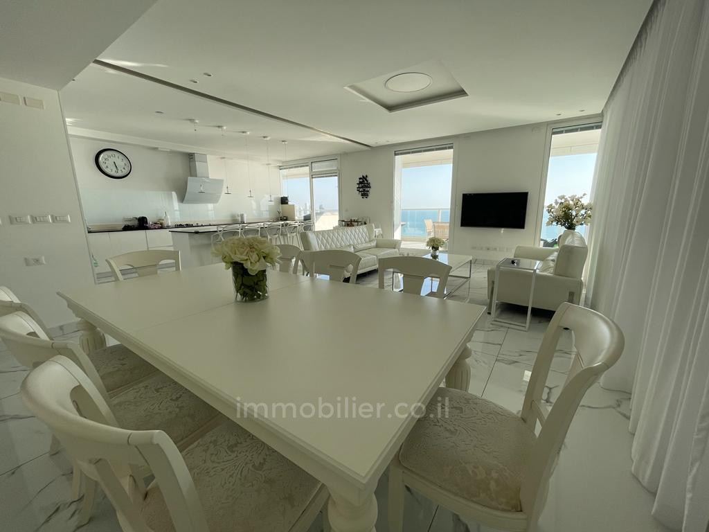 Apartamento 6 cômodos Netanya Kikar 457-IBL-1332