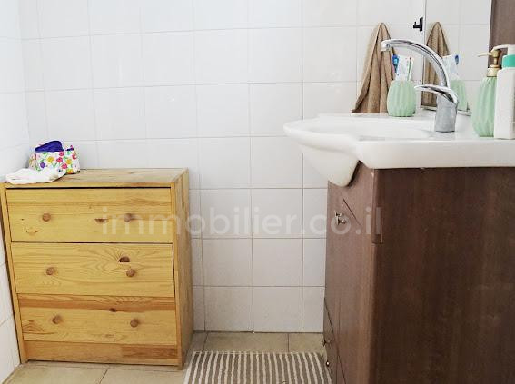 Apartamento 3 cômodos Tel Aviv Região marítima 457-IBL-1335