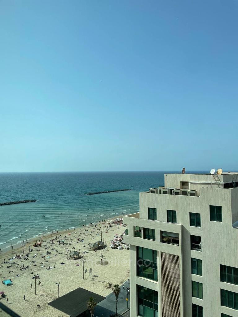 Apartamento 4 cômodos Tel Aviv Primeira linha de mar 457-IBL-1374