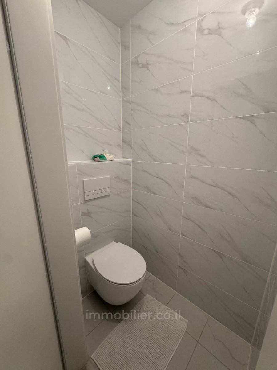Apartamento 3 cômodos Netanya Centro da cidade 457-IBL-1388