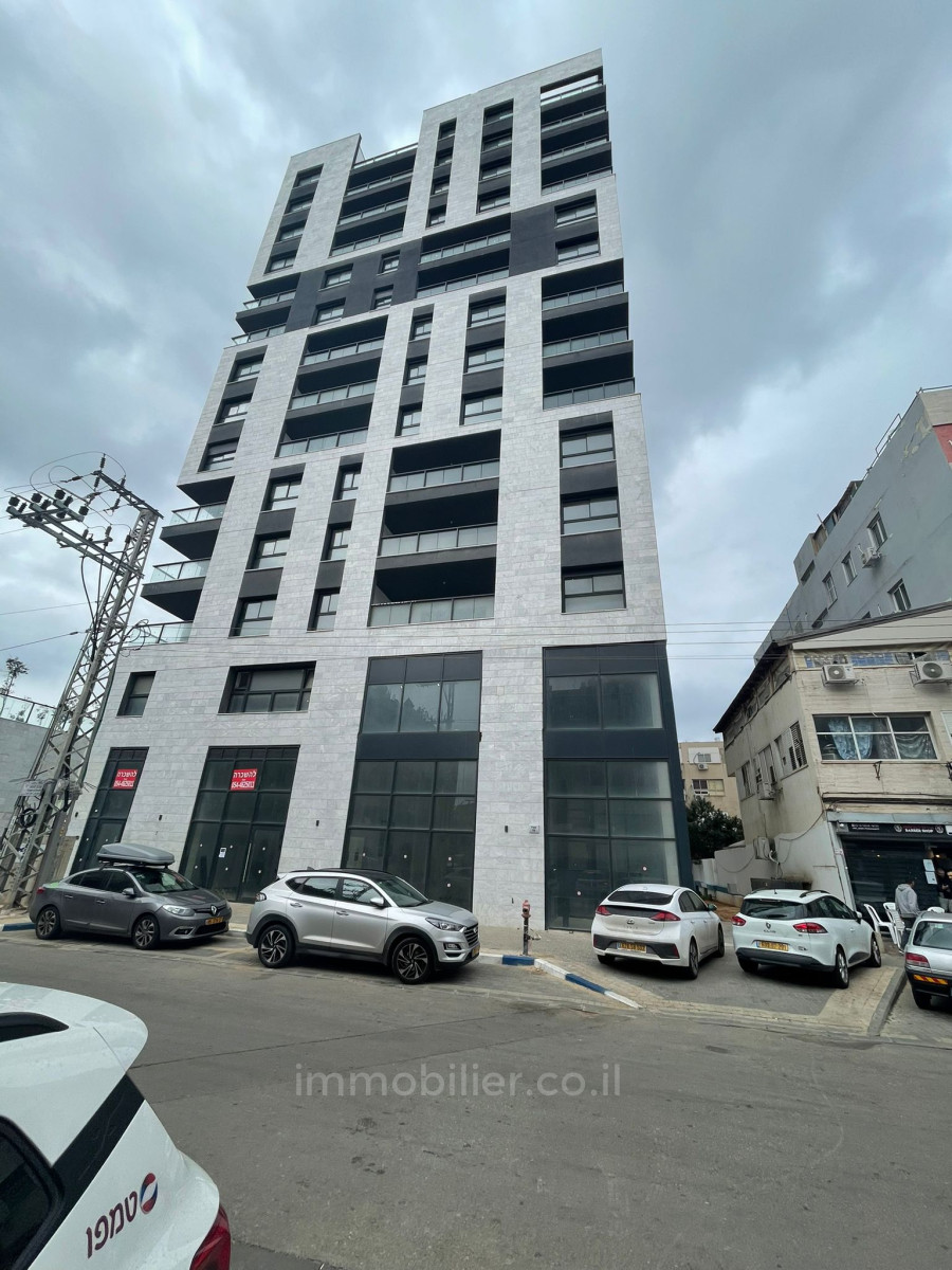 Casarão 3 cômodos Netanya Centro da cidade 457-IBL-1393