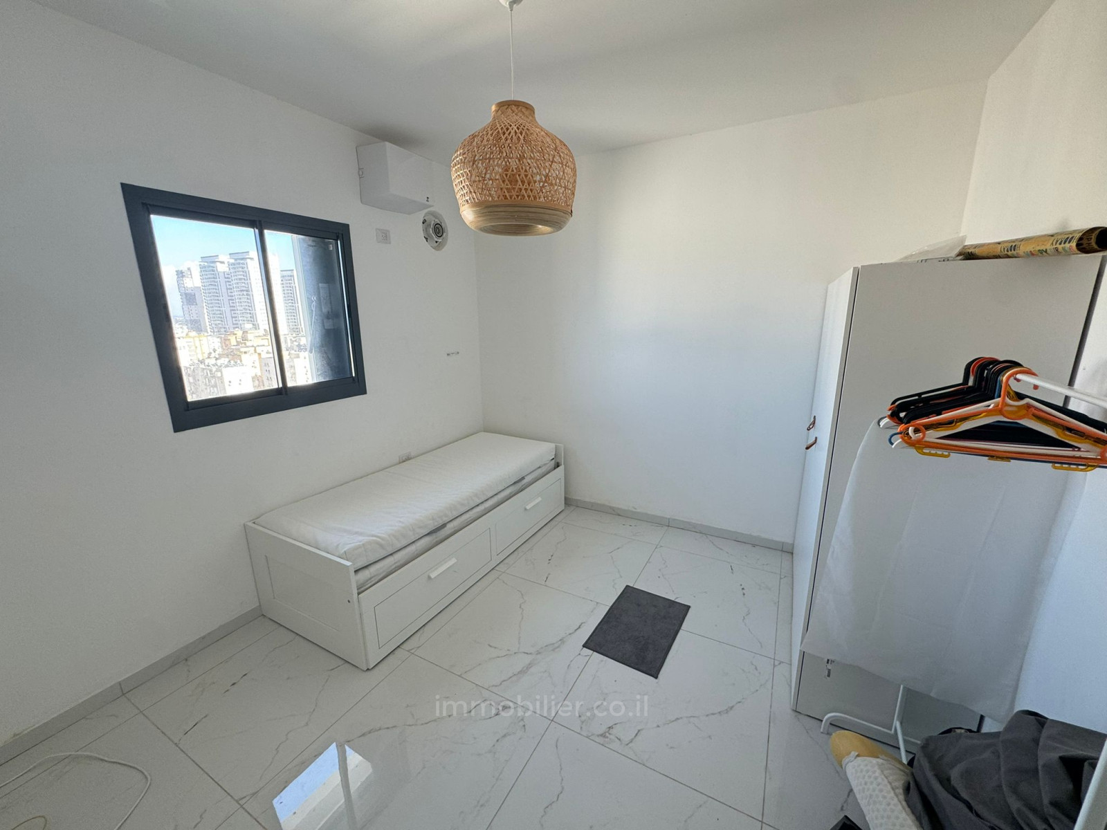 Apartamento 3 cômodos Netanya Kikar 457-IBL-1395
