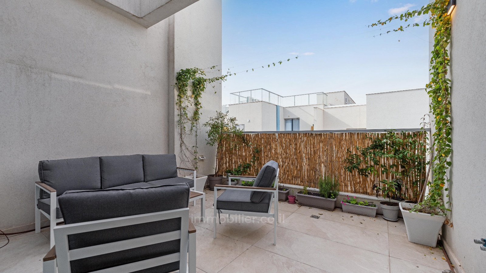 Cobertura 4 cômodos Tel Aviv Bitsaron 457-IBL-1416