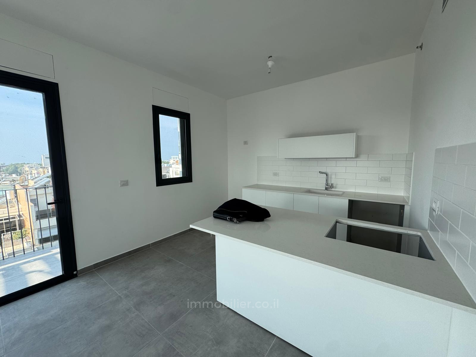 Apartamento 3 cômodos Tel Aviv Bazel 457-IBL-1433