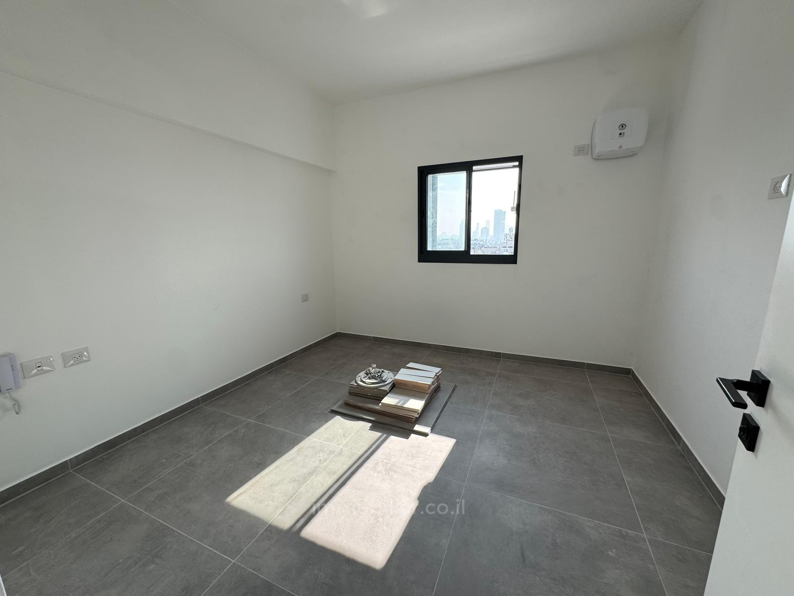 Apartamento 3 cômodos Tel Aviv Bazel 457-IBL-1433