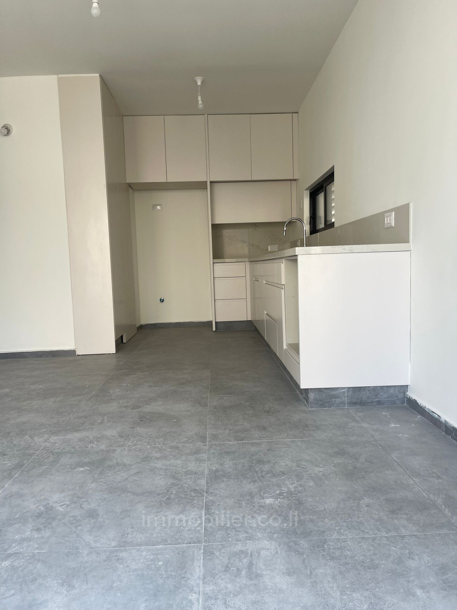 Apartamento 4 cômodos Tel Aviv Centro da cidade 457-IBL-1435