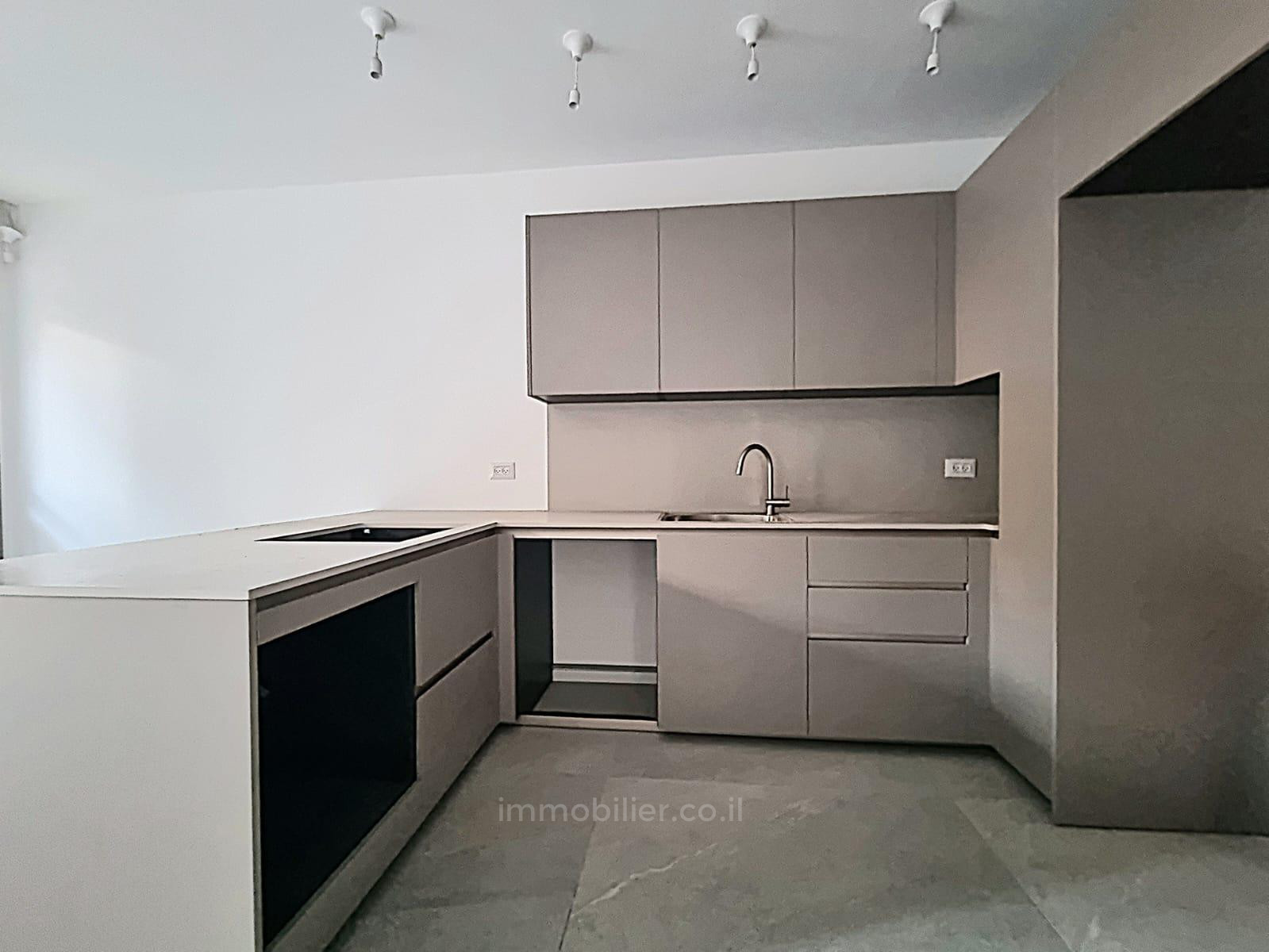 Apartamento 3 cômodos Tel Aviv Centro da cidade 457-IBL-1443