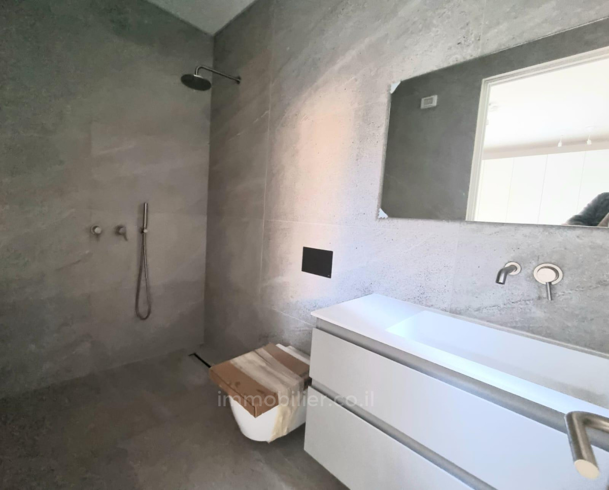 Apartamento 3 cômodos Tel Aviv Centro da cidade 457-IBL-1443
