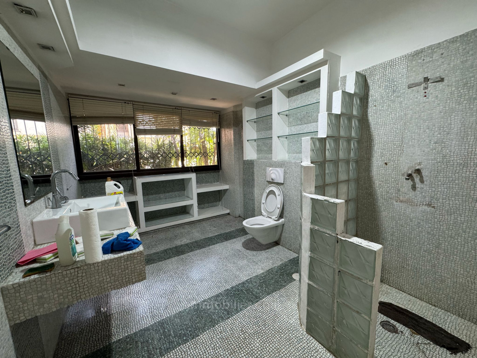 Casarão 7 cômodos Netanya Centro da cidade 457-IBL-1448