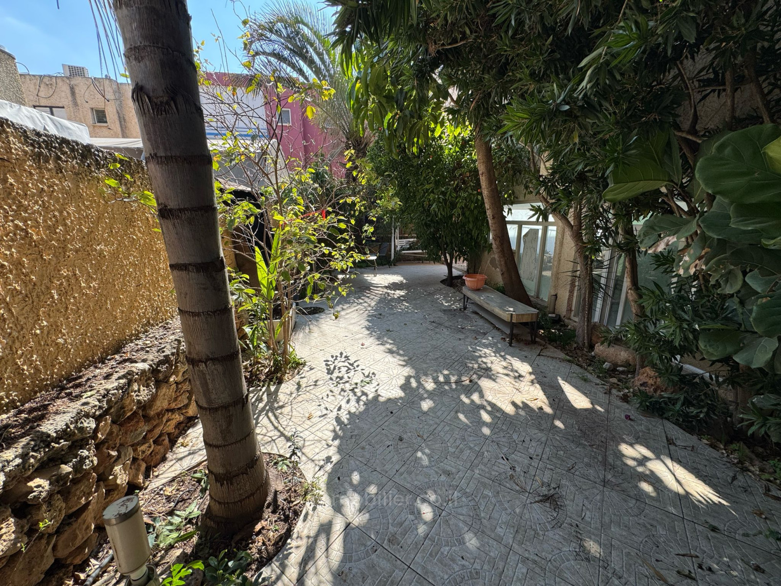 Casarão 7 cômodos Netanya Centro da cidade 457-IBL-1448