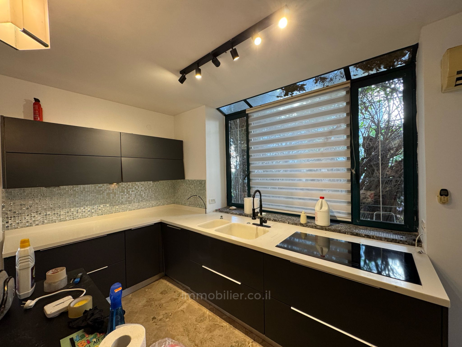 Casarão 7 cômodos Netanya Centro da cidade 457-IBL-1449