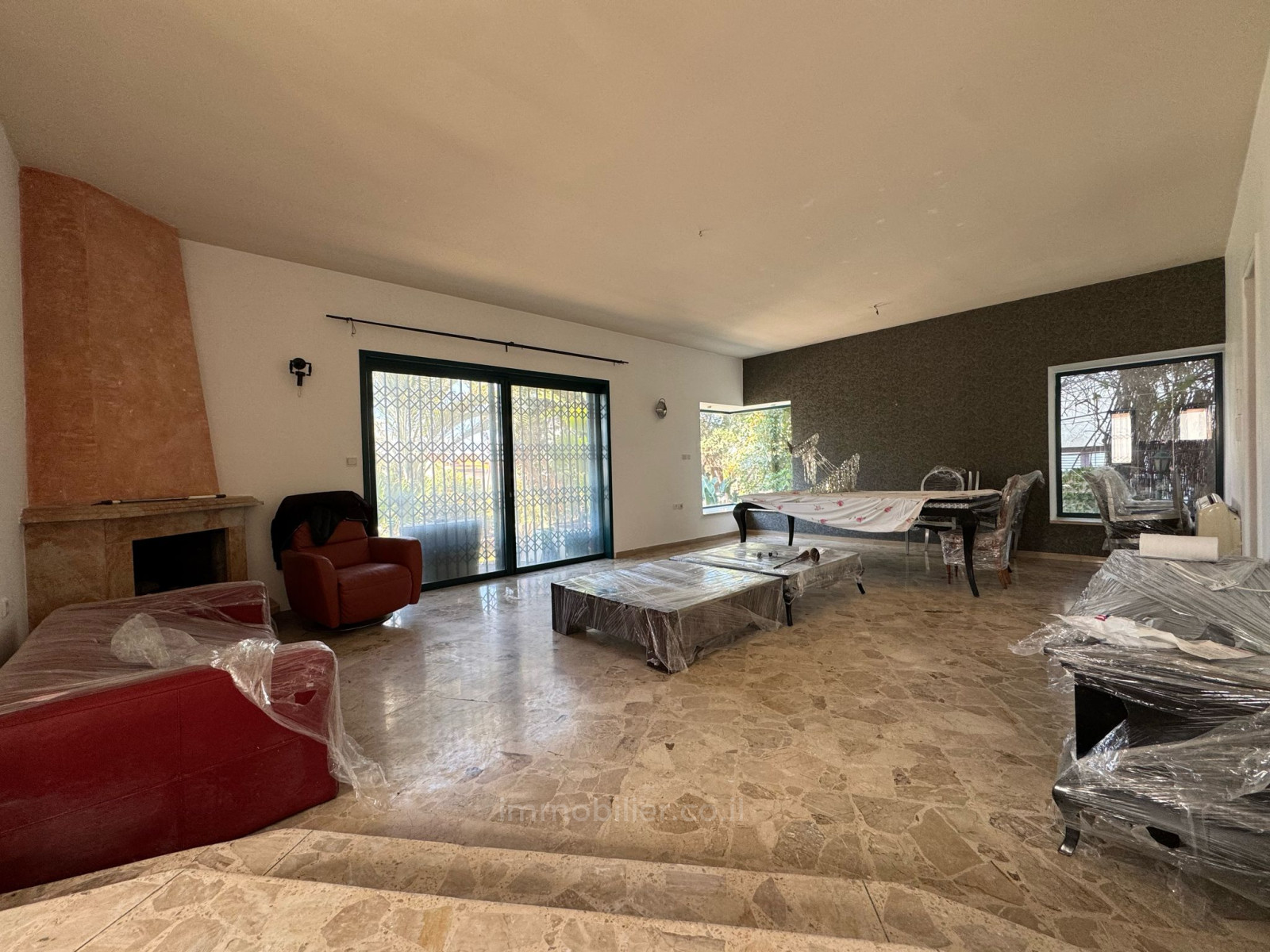 Casarão 7 cômodos Netanya Centro da cidade 457-IBL-1449