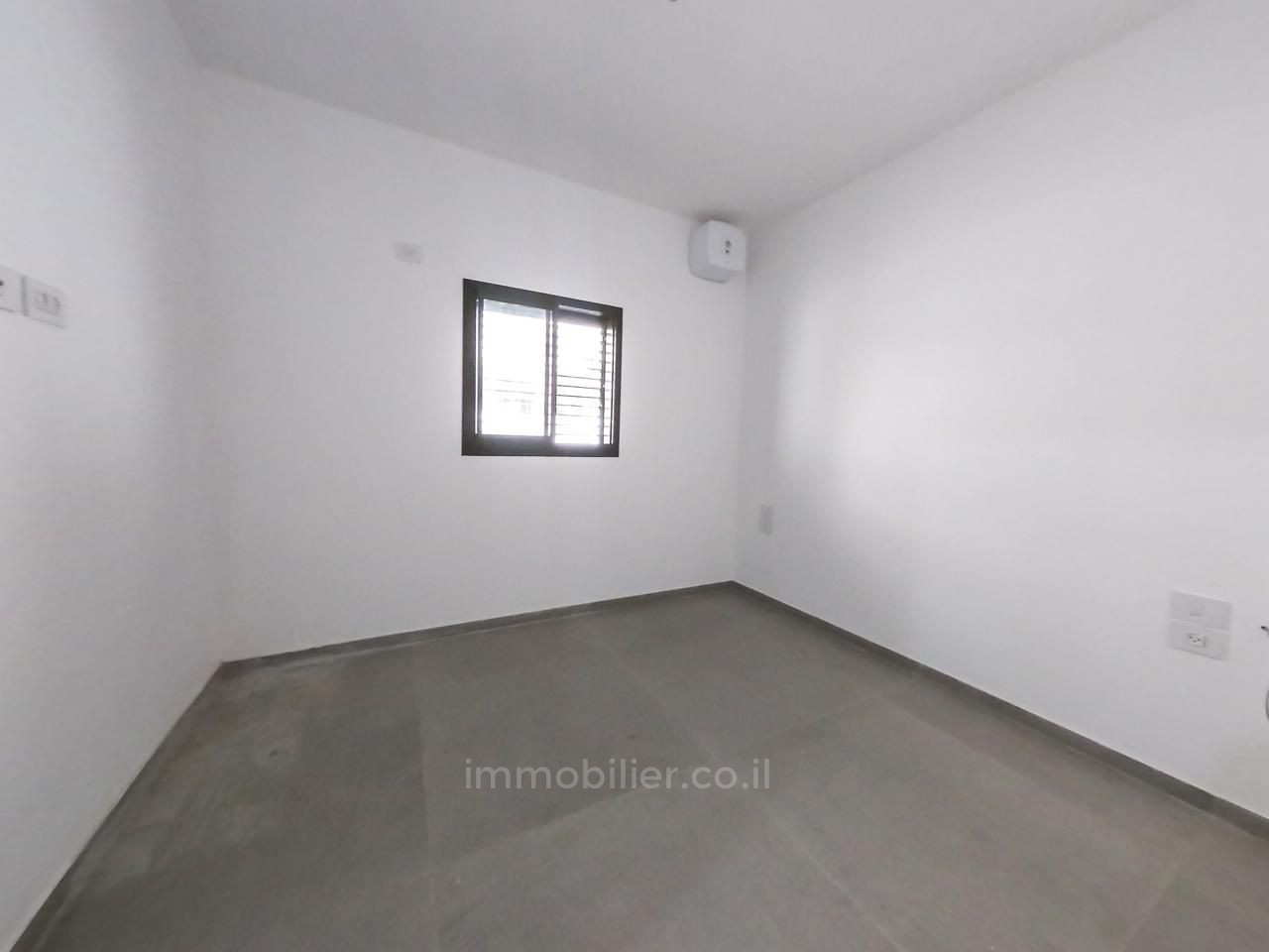Apartamento garden 2 cômodos Tel Aviv Bazel 457-IBL-1451
