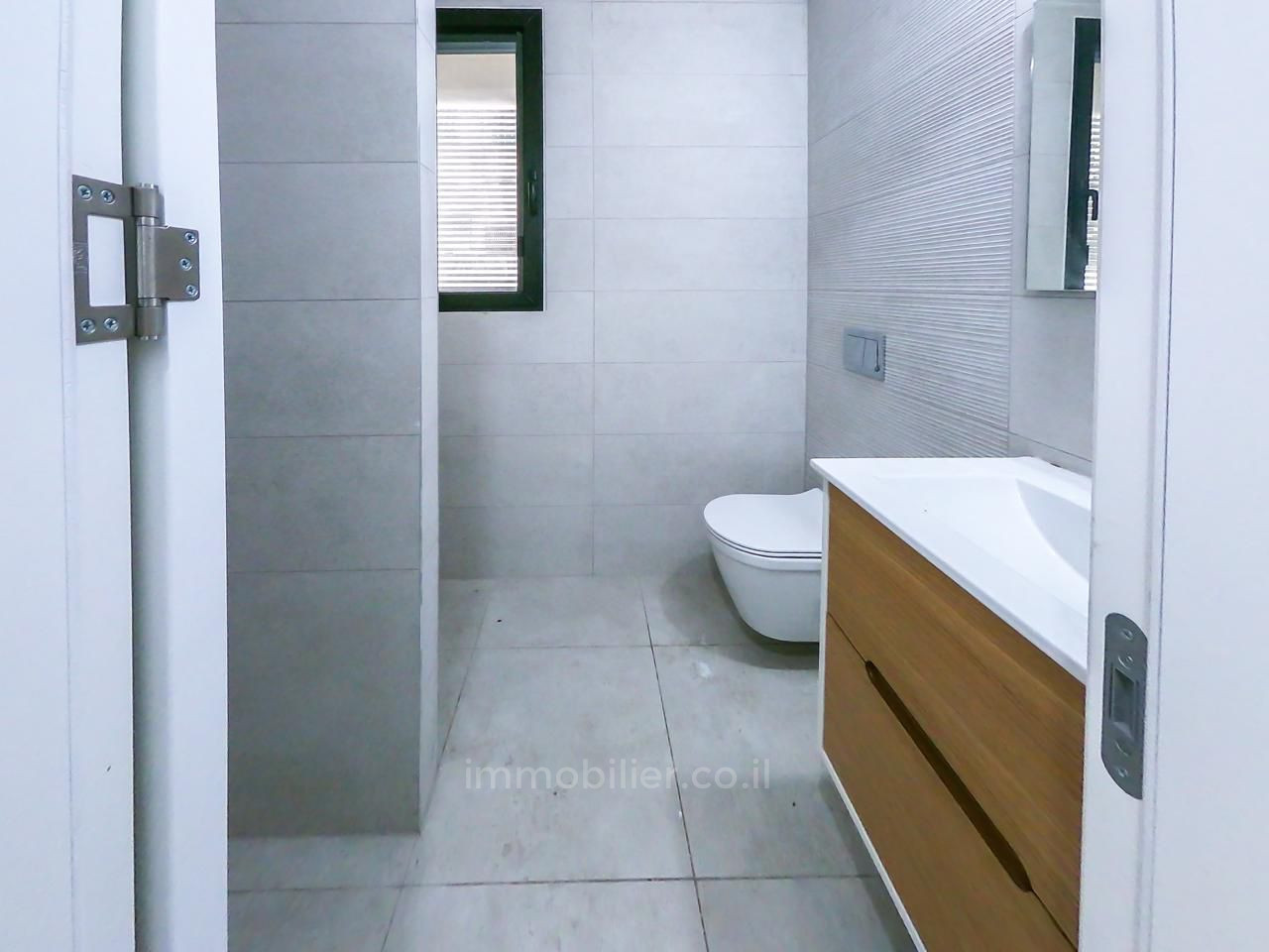 Apartamento garden 2 cômodos Tel Aviv Bazel 457-IBL-1451