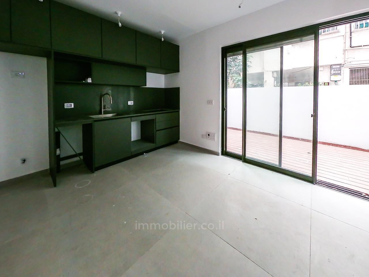 Apartamento garden 2 cômodos Tel Aviv Bazel 457-IBL-1451