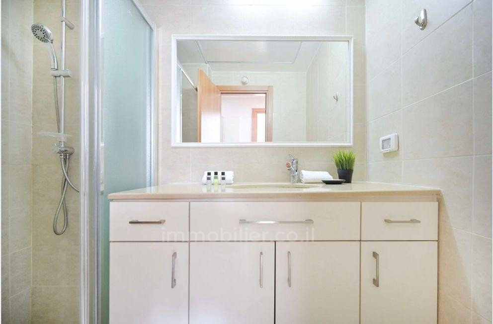 Apartamento 4 cômodos Tel Aviv Centro da cidade 457-IBL-1458