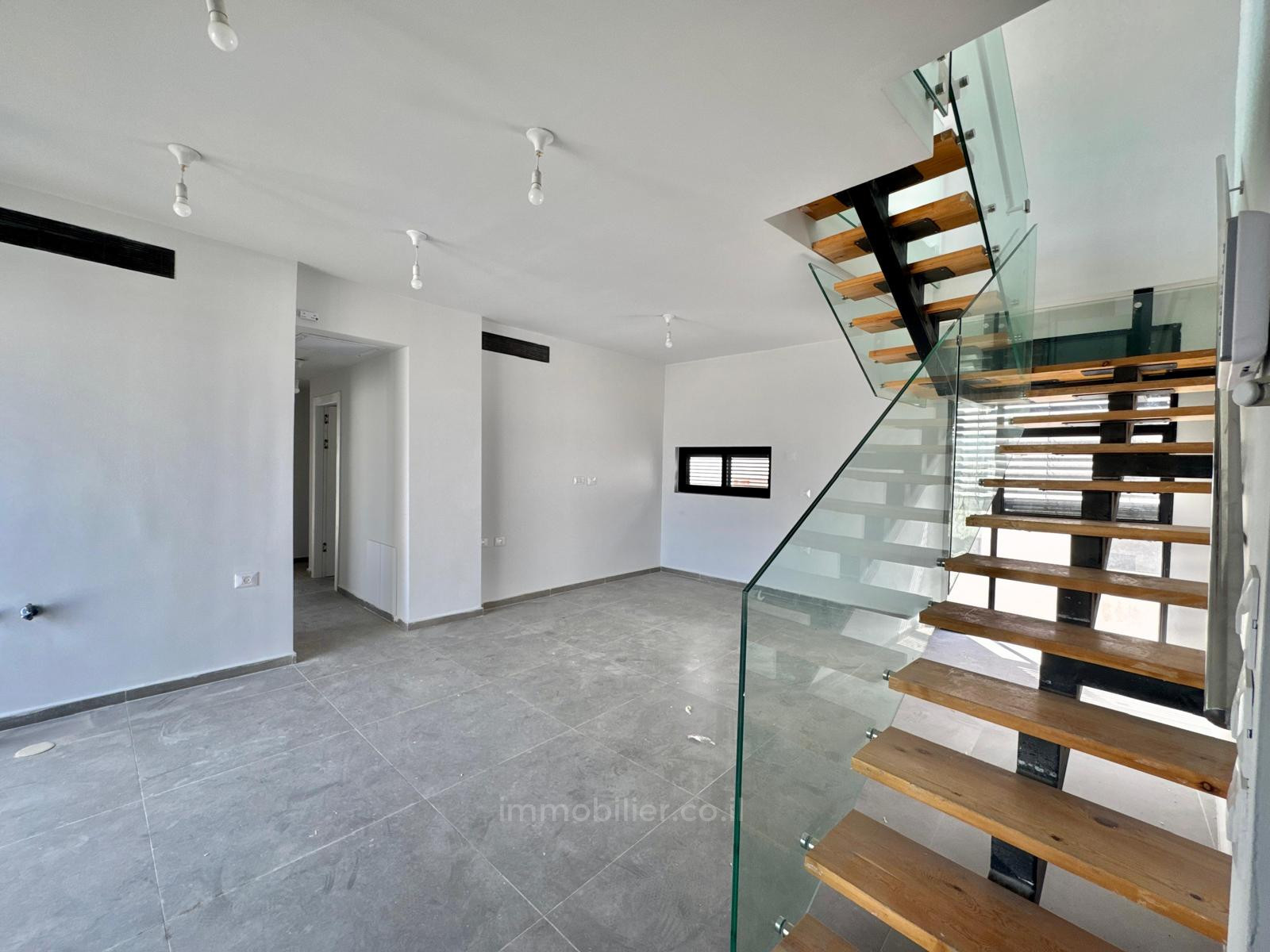 Duplex-Cobertura 4.5 cômodos Tel Aviv Centro da cidade 457-IBL-1464