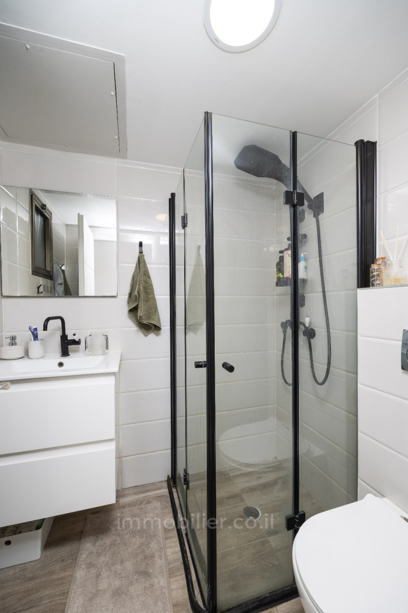 Apartamento 3 cômodos Jerusalém Baka 457-IBL-1470