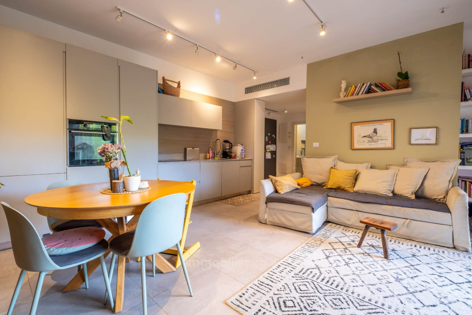 Casarão 2.5 cômodos Tel Aviv Hadar Yossef 457-IBL-1478