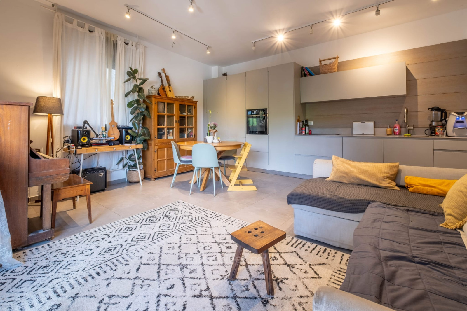 Casarão 2.5 cômodos Tel Aviv Hadar Yossef 457-IBL-1478