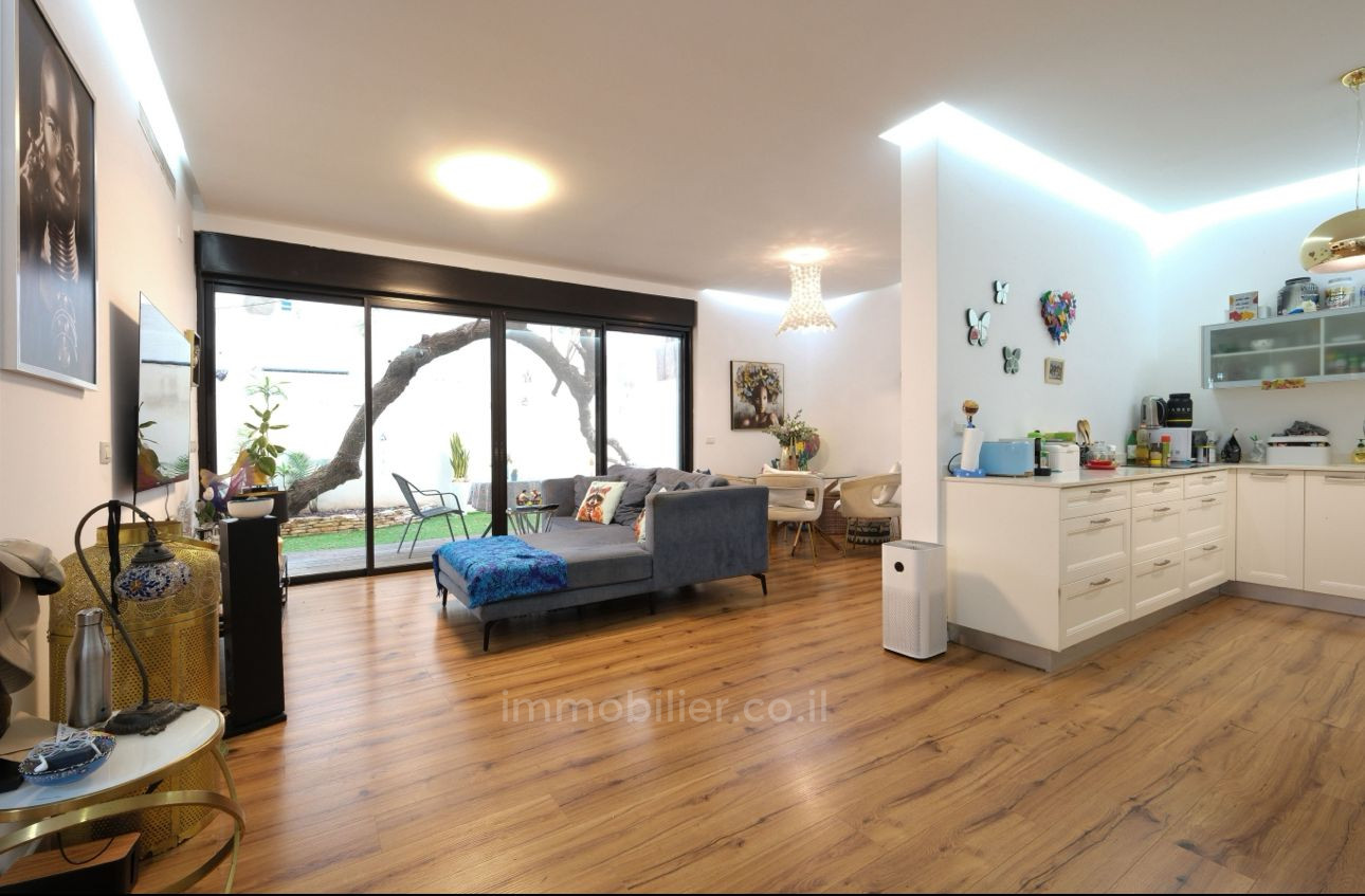 Apartamento garden 4 cômodos Tel Aviv Centro da cidade 457-IBL-1497