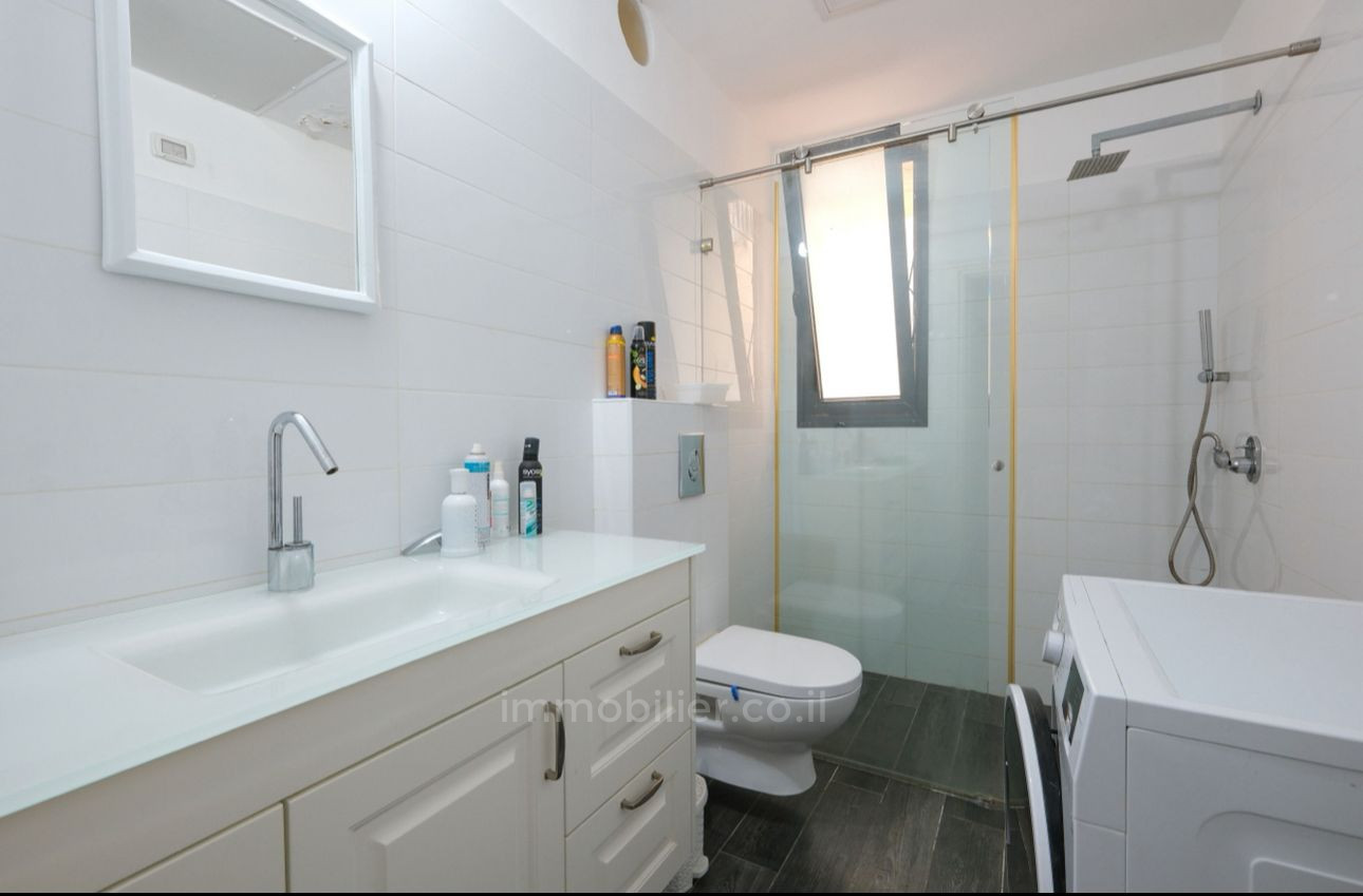 Apartamento garden 4 cômodos Tel Aviv Centro da cidade 457-IBL-1497