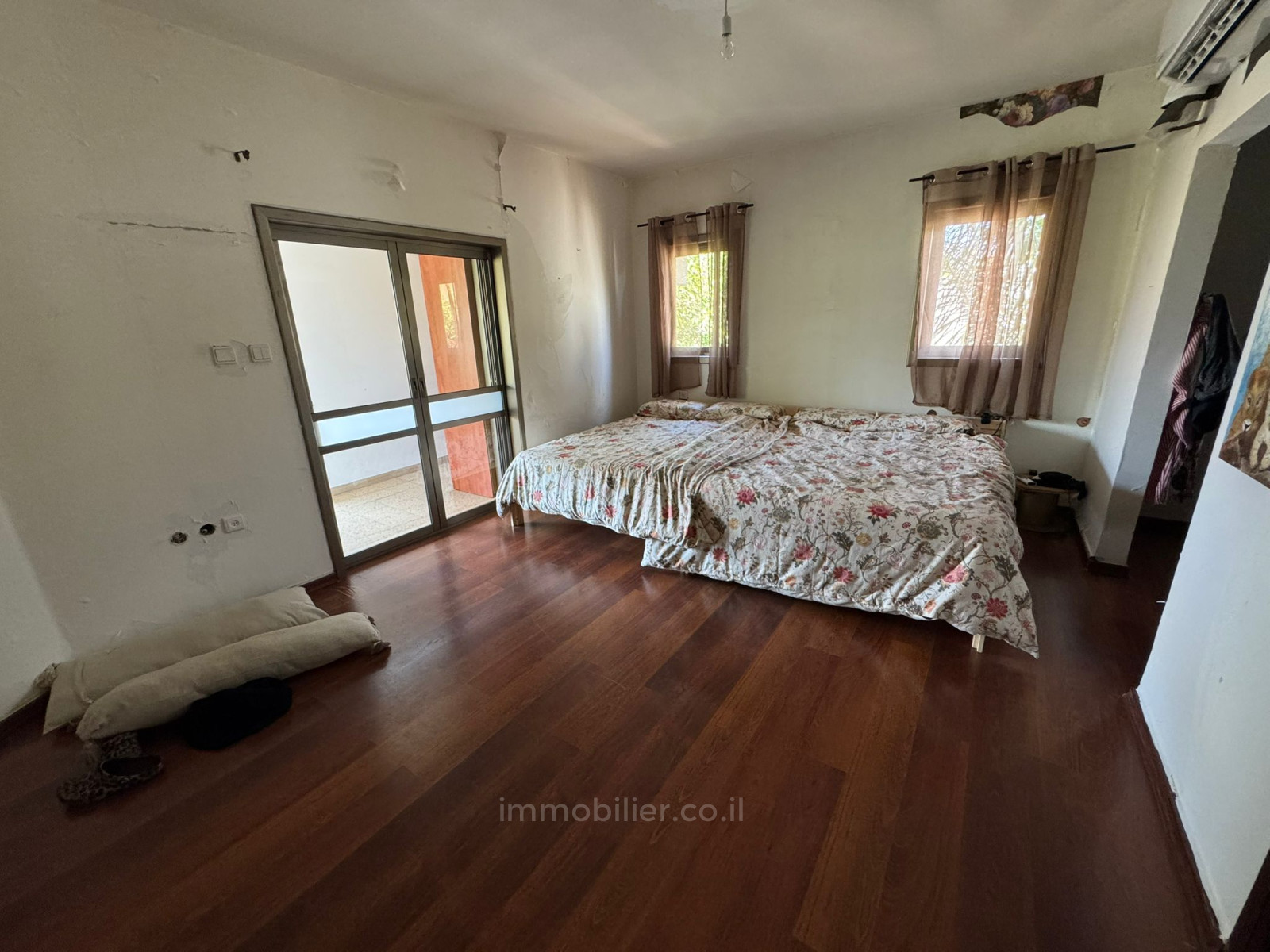 Casarão 7 cômodos Netanya Centro da cidade 457-IBL-1501