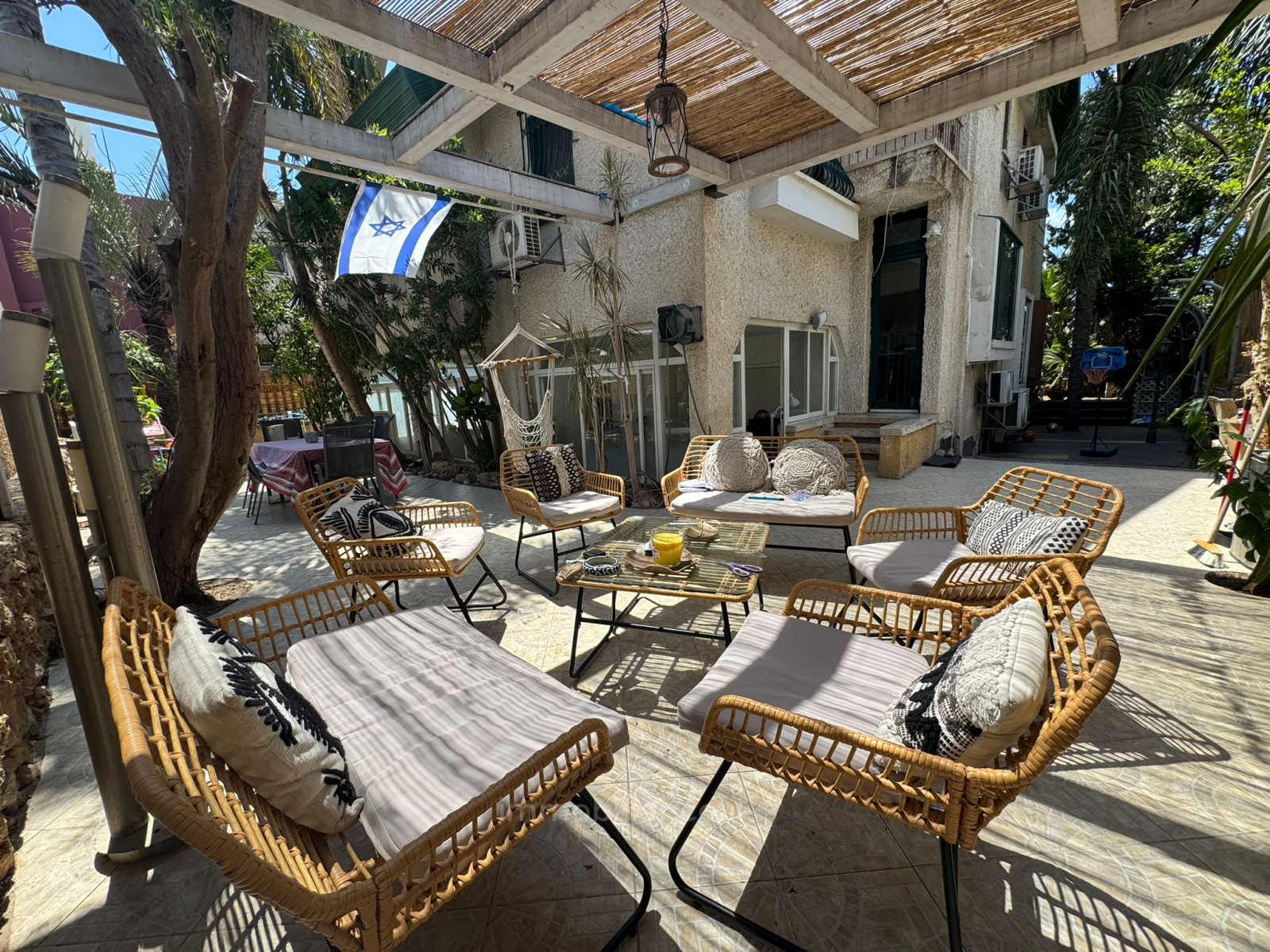 Casarão 7 cômodos Netanya Centro da cidade 457-IBL-1501