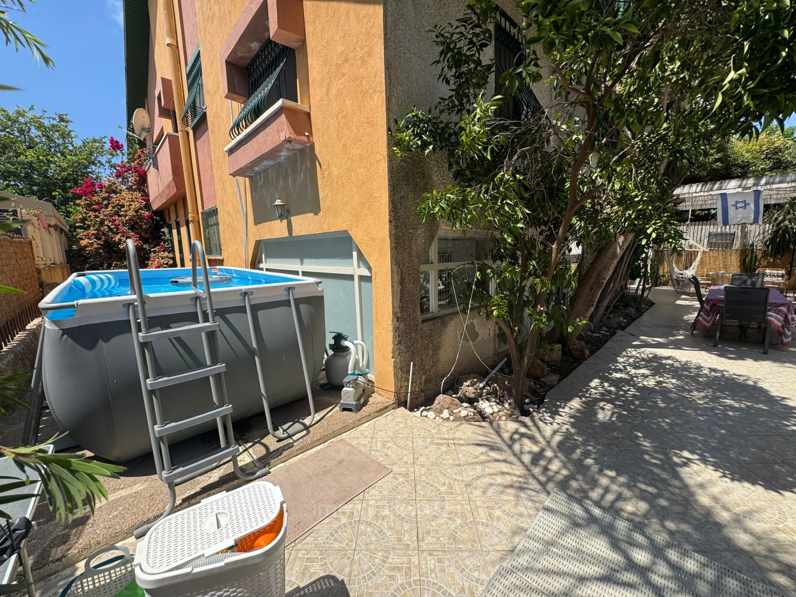 Casarão 7 cômodos Netanya Centro da cidade 457-IBL-1501