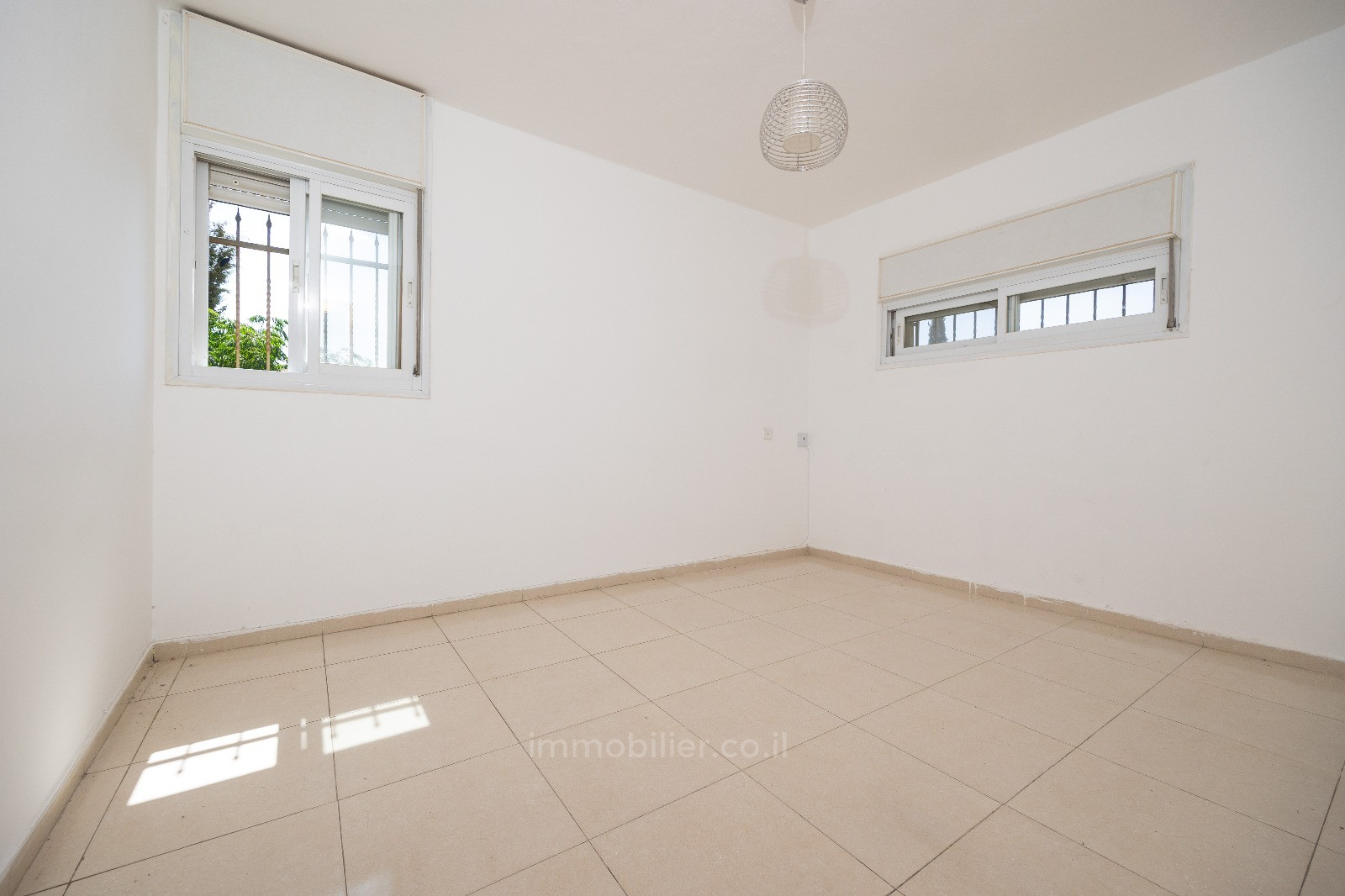 Apartamento 4 cômodos Jerusalém Armon Hanaziv 457-IBL-1503