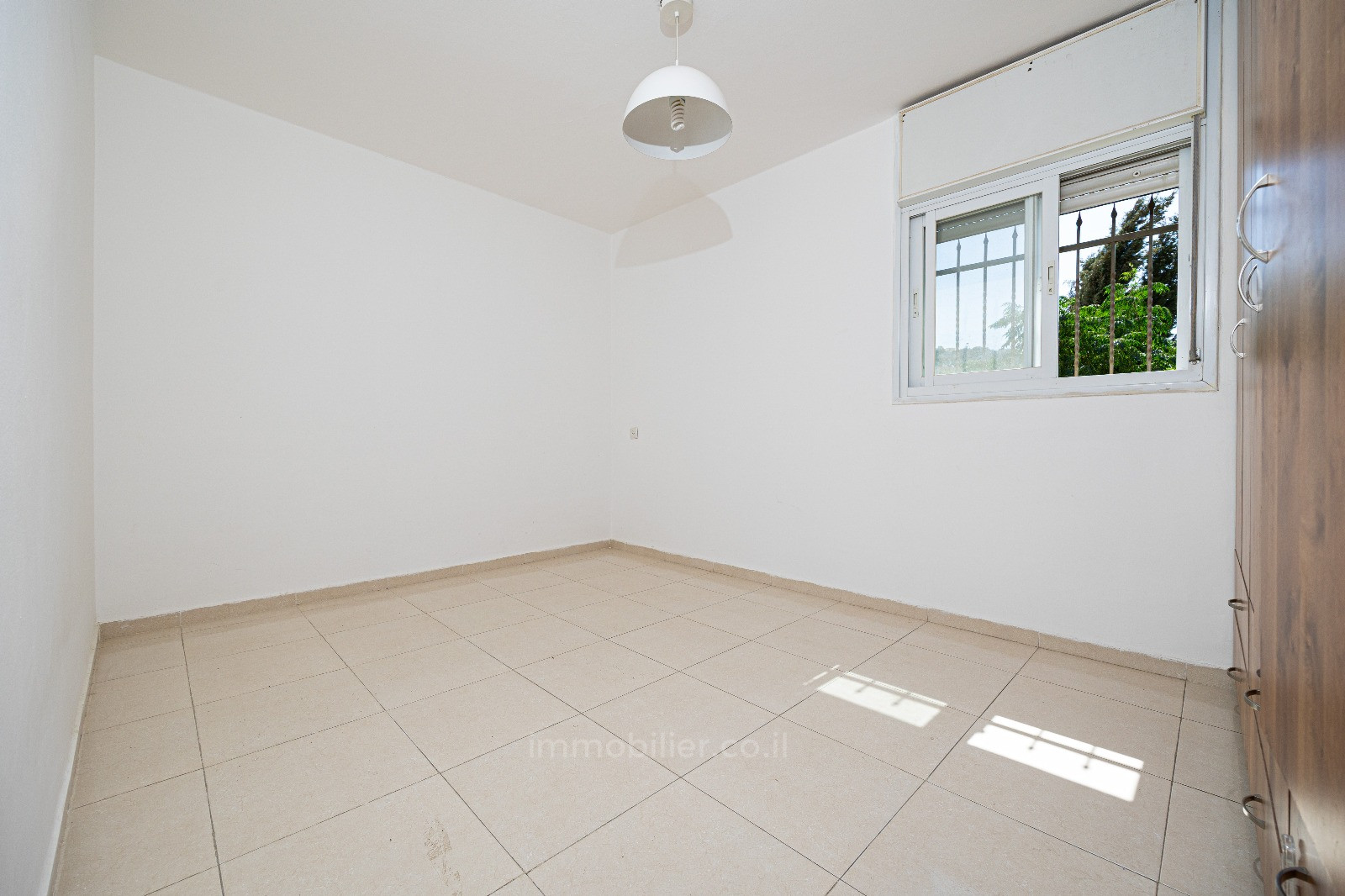 Apartamento 4 cômodos Jerusalém Armon Hanaziv 457-IBL-1503