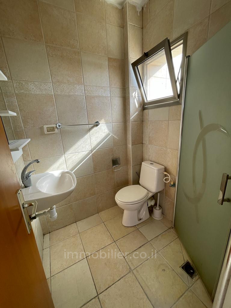 Apartamento 4 cômodos Netanya Kikar 457-IBL-1518