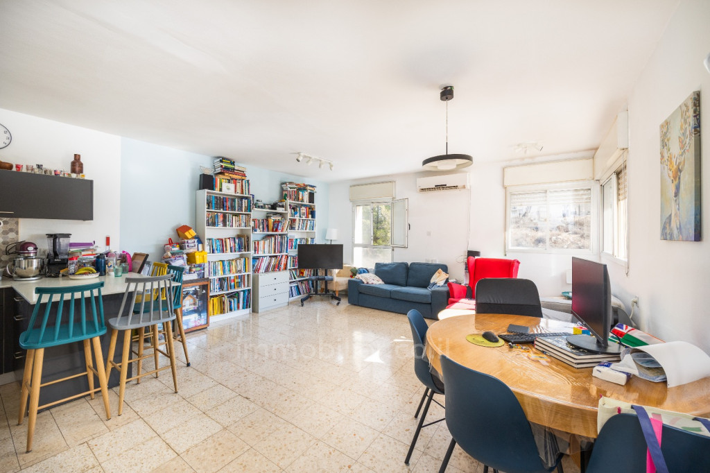 Apartamento 3 cômodos Jerusalém Gilo 457-IBL-1519