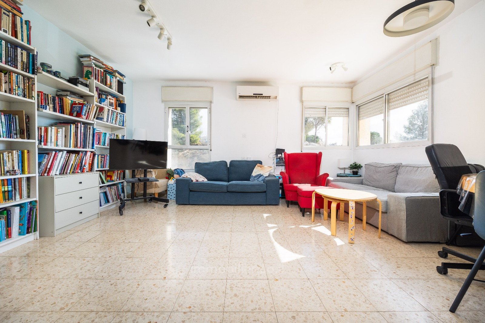 Apartamento 3 cômodos Jerusalém Gilo 457-IBL-1519