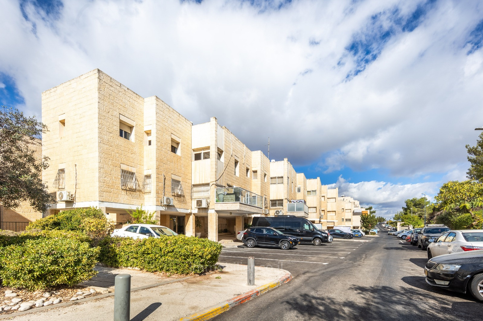Apartamento 3 cômodos Jerusalém Gilo 457-IBL-1519