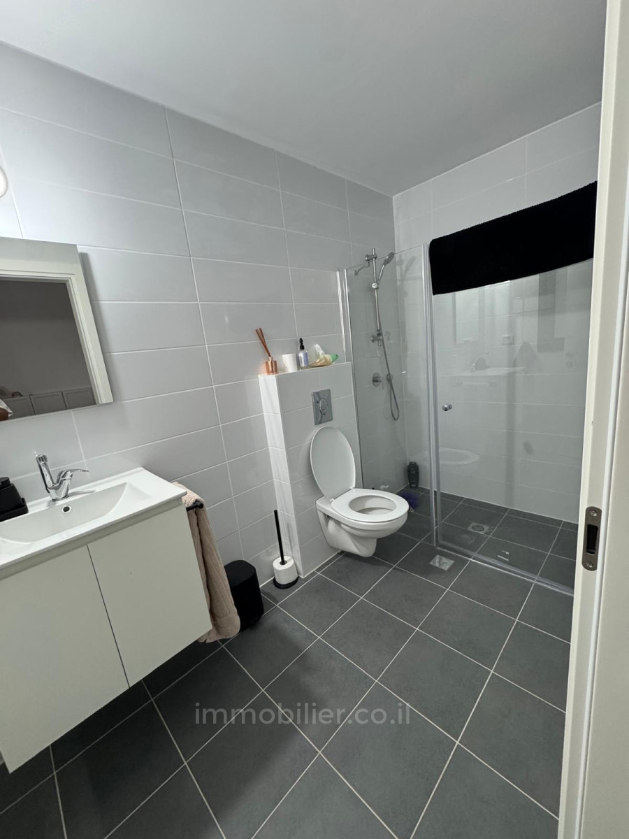 Apartamento 3 cômodos Netanya Centro da cidade 457-IBL-1521