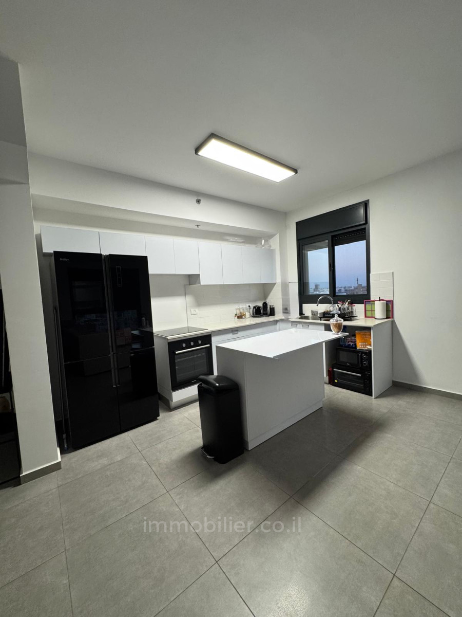 Apartamento 3 cômodos Netanya Centro da cidade 457-IBL-1521