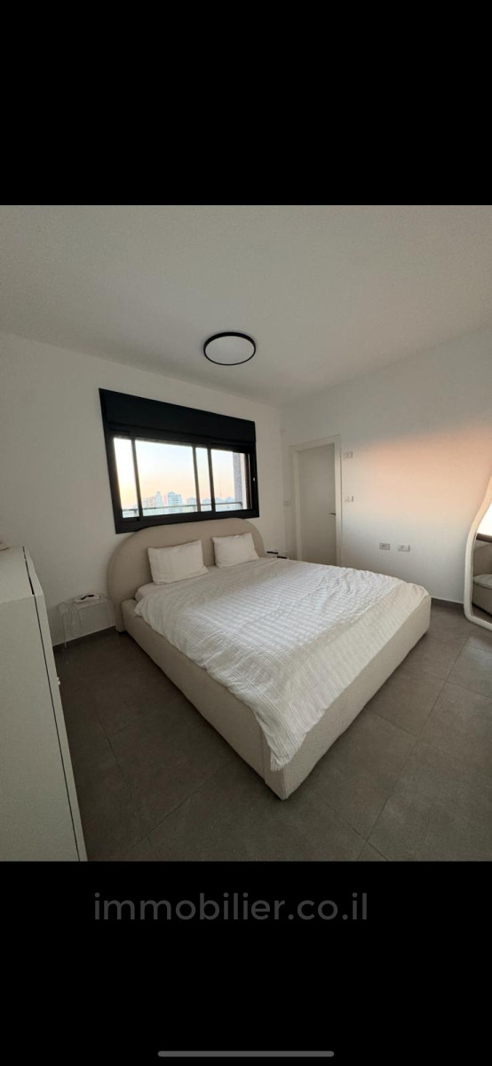 Apartamento 3 cômodos Netanya Centro da cidade 457-IBL-1521